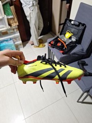 Adidas Predator 足球鞋