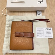 正品 Loewe 小型拉鍊短夾零錢包 Compact zip wallet- 咖