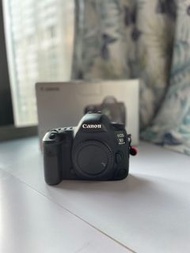 Canon 5D Mark IV mint condition