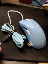 zowie