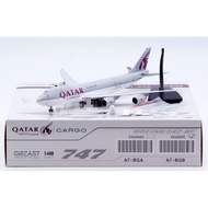 XX40161C Alloy Collectible Plane JC Wings 1:400 Qatar Cargo Boeing B747-8F "Interactive Series" Diec