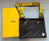 FR2 正品❗️黑底黃色帶斜孭袋