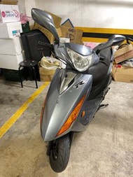 賣代步SUZUKI 台鈴GSR 125cc 2015年 單碟 全原廠車殼引擎沒改，好發好騎，現況出售，代步很實用，有興趣可以考慮～