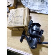 Cheap DINGLONG DL200 fishing reel made of plastic
