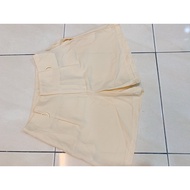 Beige Pants With Pockets