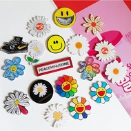 Kpop Idol BIGBANG G-DRAGON Acrylic Brooch Daisy Design Brooches Pins