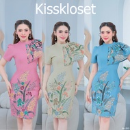 Indonesian Batik Dress Printed Pattern Decorated With Ruffles At The Neck Exam Form Full Set Of Glue