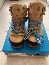 全新 Columbia boots 日本版 行山鞋 高筒 防水