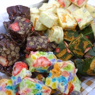 คุกกี้เกล็ดหิมะ Snowflake Crisp Nougat Milk SnowflakeCookies 150g.