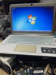 SONY索尼(NBF3)SVE14AE11P i5  14吋筆記型電腦(白色).....螢幕上方有一條亮線  *