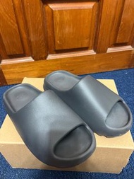 adidas YEEZY SLIDE 黑色鋸齒運動 拖鞋