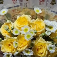 bunga mawar asli / bunga mawar hidup /mawar fresh/bucket /mawar kuning