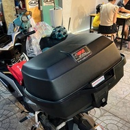 Givi E20 motorbike rear trunk - 39 liter storage box