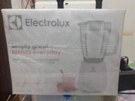 Electrolux伊萊克斯 附濾網1.7公升 冰沙果汁機 EBR3546