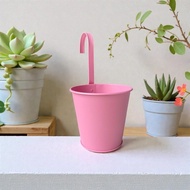 Hooked cup (with bottom hole) 16.5x16.5h15/30