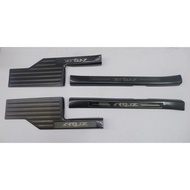 Perodua Aruz Side Door Step Plate protector cover accessories part (CARBON / CHROME)