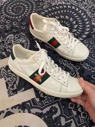 Gucci蜜蜂小白鞋