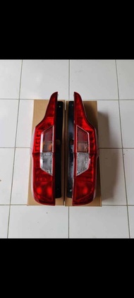 Lampu Belakang Elf Karoseri Hartono