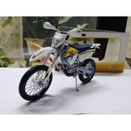 Diecast motorcycle Husqvarna FE 501 maisto scale 1:12 motocross toy