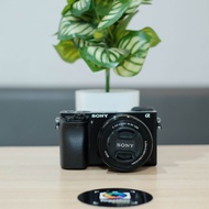 kamera mirrorless Sony A6000 with lensa kit 16-50mm black silver grey