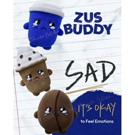 Mainan Patung ZUS Sad Buddy–Frappe Fren❄️|Bean Boss ☕️|Blue Buddy💙–Plushie Comel, Bear Doll & Collec