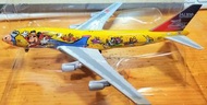 絕版 1:400 迪士尼 彩繪 747 飛機模型