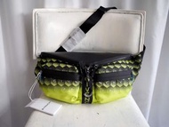 Givenchy 黑黃色尼龍材質巨形腰包背包斜跨包