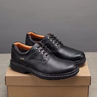 Clarks รองเท้าหนังลําลอง แฟชั่นคลาสสิก พร้อมเข็มขัด สําหรับผู้ชาย