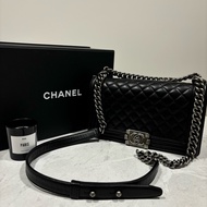 Chanel Boy 25