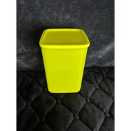 Tall summer fun tupperware 2.2 liter/green