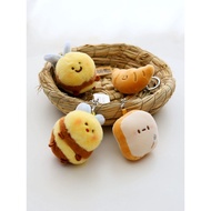 keychain cute keychain hari guru Rantai kunci cp lebah kecil asli roti bakar mewah beg tanduk boneka