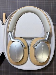 Bowers & Wilkins 無線降噪耳機px8