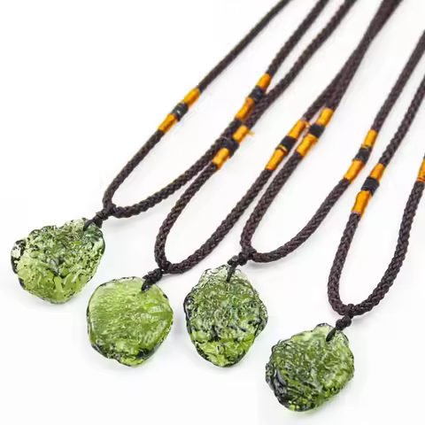 Natural Unique Green Crystal Quartz Necklace Moldavite Pendant Meteorite Healing Energy Unisex Neckl