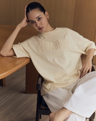 AIMER - Embossed Logo T-Shirt เสื้อยืดโอเวอร์ไซส์ ลายปั๊มนูน (PRE-ORDER WHITE พร้อมส่ง 7/6 / IVORY พ