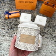 today  delivery 🚚 泰国lv限定芒果白茶，真的很不错 买回来自己喝了确实还不错喜欢花茶味的 LV限定罐装50g 带原装手提袋 送礼神器  一罐配套LV原版橙色礼品袋，送礼不用额外包装 