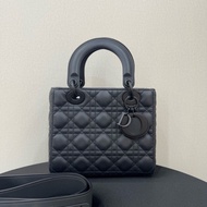 迪奧（Dior）黑色磨砂四格lady Dior 戴妃包