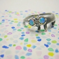 miaow with rainbow spectacles on ( cat sterling silver opal ring 貓 猫 虹 镜子 蛋白石)