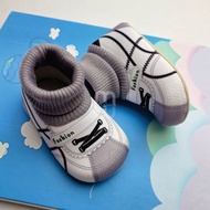 Baby Shoes Slip on Socks | Hamina Baby | Prewalker for Boys and Girls (UNISEX) PM LIGHT GREY | Newbo