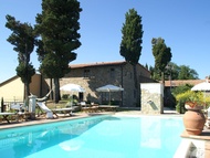 位於一座舊農舍內的迷人公寓-有游泳池|環境優美 (Residence il Poggiolino                                                                         )
