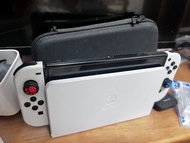 Nintendo Switch OLED 白色主機連底座