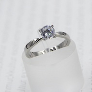แหวนผู้หญิง แหวนแฟชั่น แหวนสแตนเลส (เกรดเครื่องมือแพทย์) ประดับเพชร CZ รหัส 008