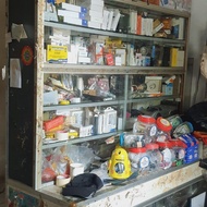 lemari kaca aluminium pajangan 1pcs dan 2 pcs lemari kecil kaca etalase BEKAS  toko hp