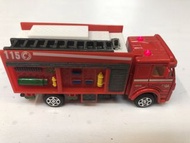 紅色消防車玩具