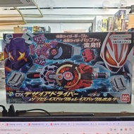 (葵興樂聲9樓門市現貨) 全新  BANDAI 幪面超人 GEATS 極狐 DX DESIRE DRIVER & ZOMBIE RAISE BUCKLE & RAISE BUCKLE HOLDER 強