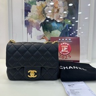Chanel cf 方胖子 黑金配色，山茶花調節扣設計，鏈條包款式。尺寸18*13*7，經典耐用。 2025年2月購證