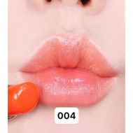 Son dưỡng Dior 004 Coral dạng thỏi màu cam trong trẻo nhẹ nhàngdưỡng ẩm lâu bền màu lên đến 4h.
