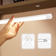 เซ็นเซอร์ตรวจจับการเคลื่อนไหวไฟไฟ LED กลางคืนไร้สายแบบชาร์จไฟได้ชนิด C ไฟตู้เสื้อผ้าไฟแบ็คไลท์บันไดสำหรับห้องครัว LED