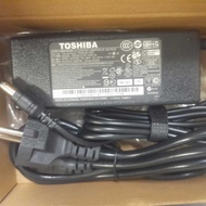 Toshiba Portege M780 DC 15V 5A Laptop Charger