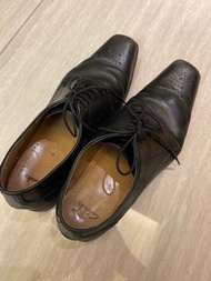 Clarks 黑色皮鞋