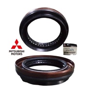 Mitsubishi Genuine Spare Parts % 2702A072 Front Drive Shaft Seal (Automatic Gear)/Rear Axle Oil MIRA